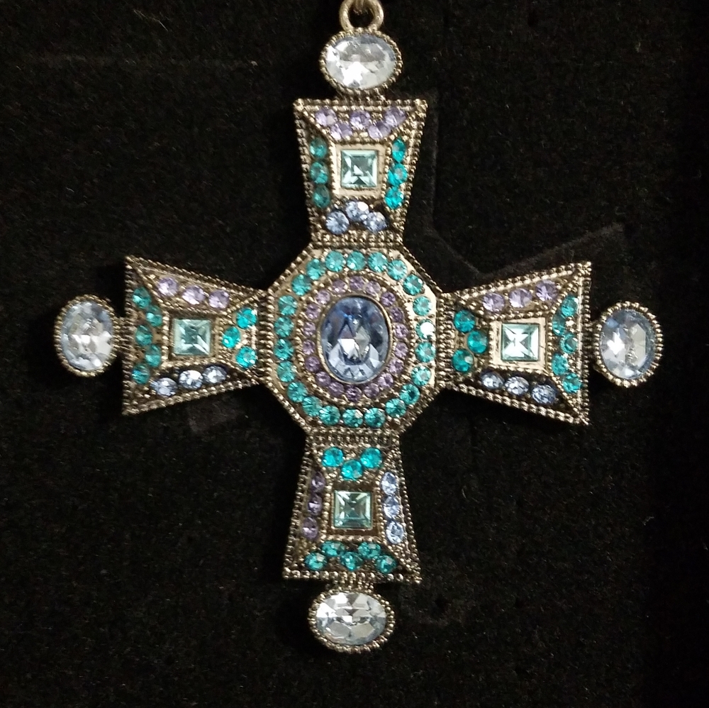 Real Collectibles Blue Gems Cross